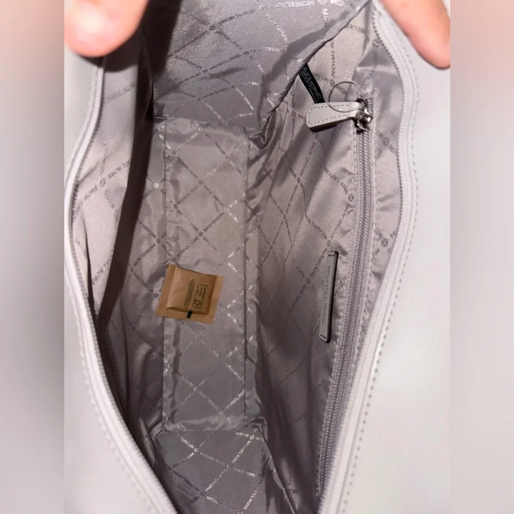 Michael Kors purse - Picture 5 of 6